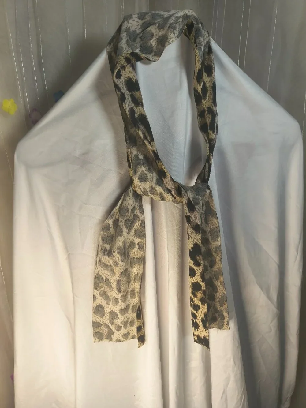 Unbranded Scarf Cheetah pattern 4 by 48 inches